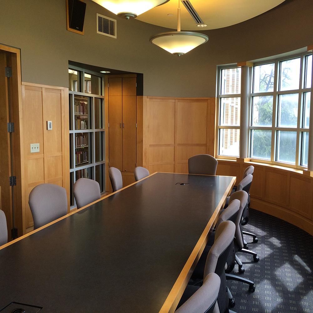 McMillen Conference Room, Skinner Music 图书馆